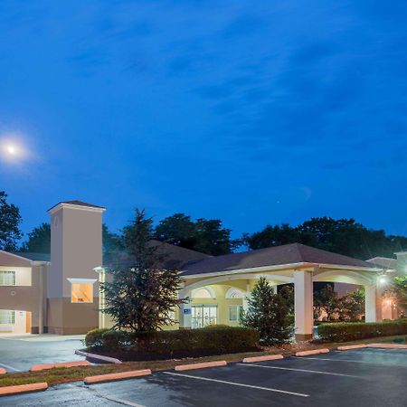 Days Inn & Suites By Wyndham Cherry Hill - Philadelphia Exterior foto