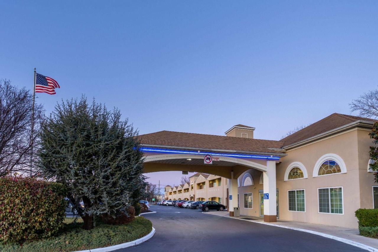 Days Inn & Suites By Wyndham Cherry Hill - Philadelphia Exterior foto